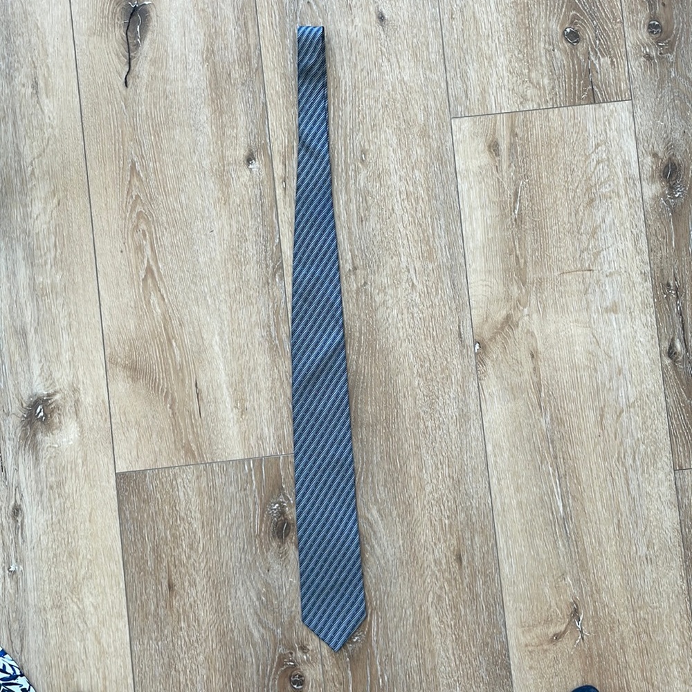 Lanvin blue and grey men tie in excellent conditions (like new)